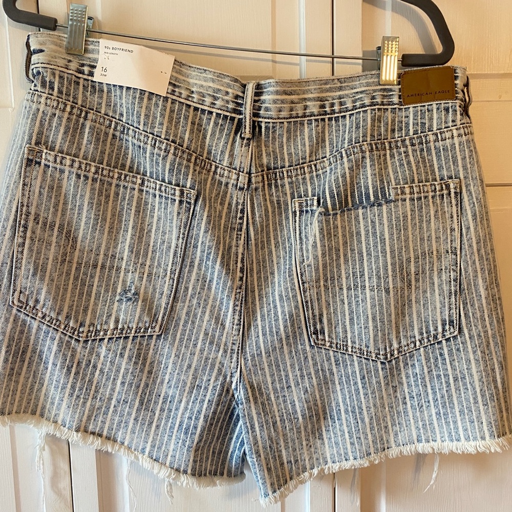 AEO DISTRESSED BOYFRIEND SHORTS